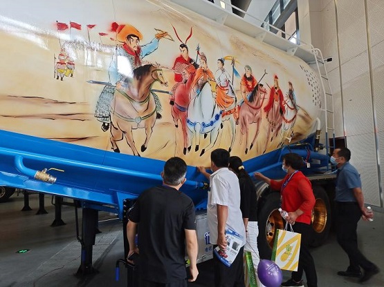 第十七屆中國（梁山）專用汽車展，輪胎接地氣、涂料更精彩