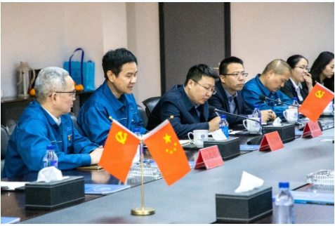雙箭股份公司作為桐鄉(xiāng)市的重要制造業(yè)企業(yè)，一直受到市委市政府的關(guān)注和支持。此次調(diào)研活動的開展，為桐鄉(xiāng)市政府提供了深入了解企業(yè)發(fā)展狀況、及時了解企業(yè)發(fā)展問題的機會，也為雙箭股份公司提供了一個展示企業(yè)形象、加強與政府合作的機會。